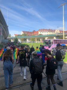 Grupo de manifestantes viajando desde Berlín hacia Szczecin