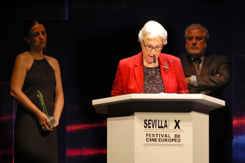 Josefina Molina da su discurso tras recibir el premio a la trayectoria de RTVA en 2013 en Sevilla - FOTOGRAFÍAS CANAL SUR RADIO y TELEVISION
