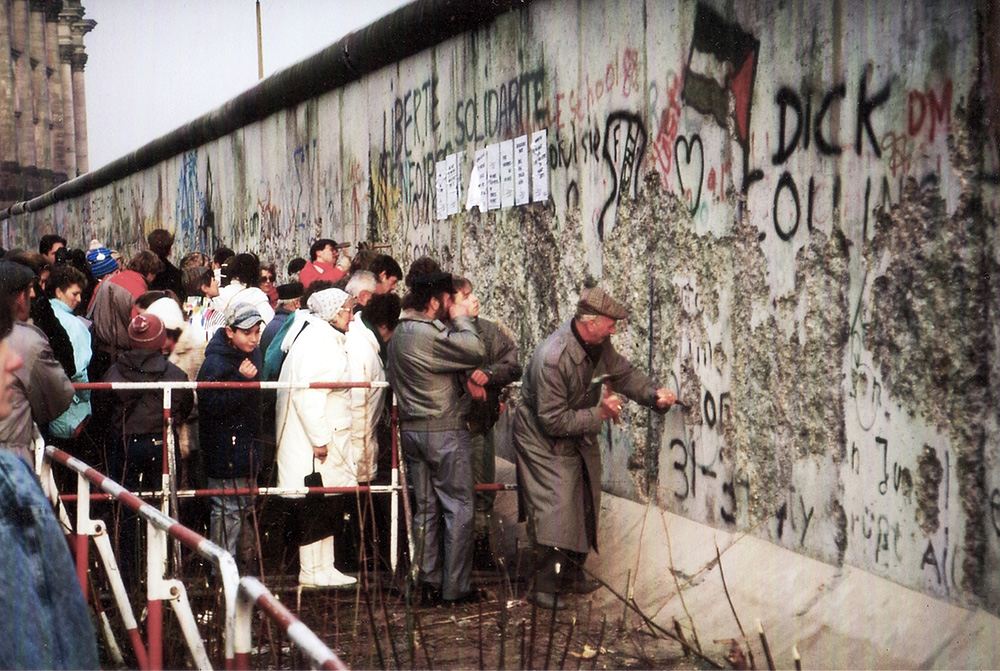 el 9 de noviembre se cumplen 30 años de la caída del muro y la ciudad de Berlín lo celebra con eventos e instalaciones durante toda la semana.
