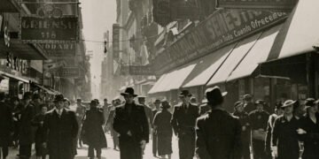 Novela-policial-Horacio_Coppola_-_Buenos_Aires_1936_-_Florida_y_Bartolomé_Mitre-El-informe-Cárdenas-Jones---Novela-Policial-Noir-Argentina-por-Manuel-Sierra-Alonso